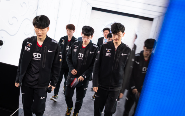 赛门槛接近 赛门槛接近